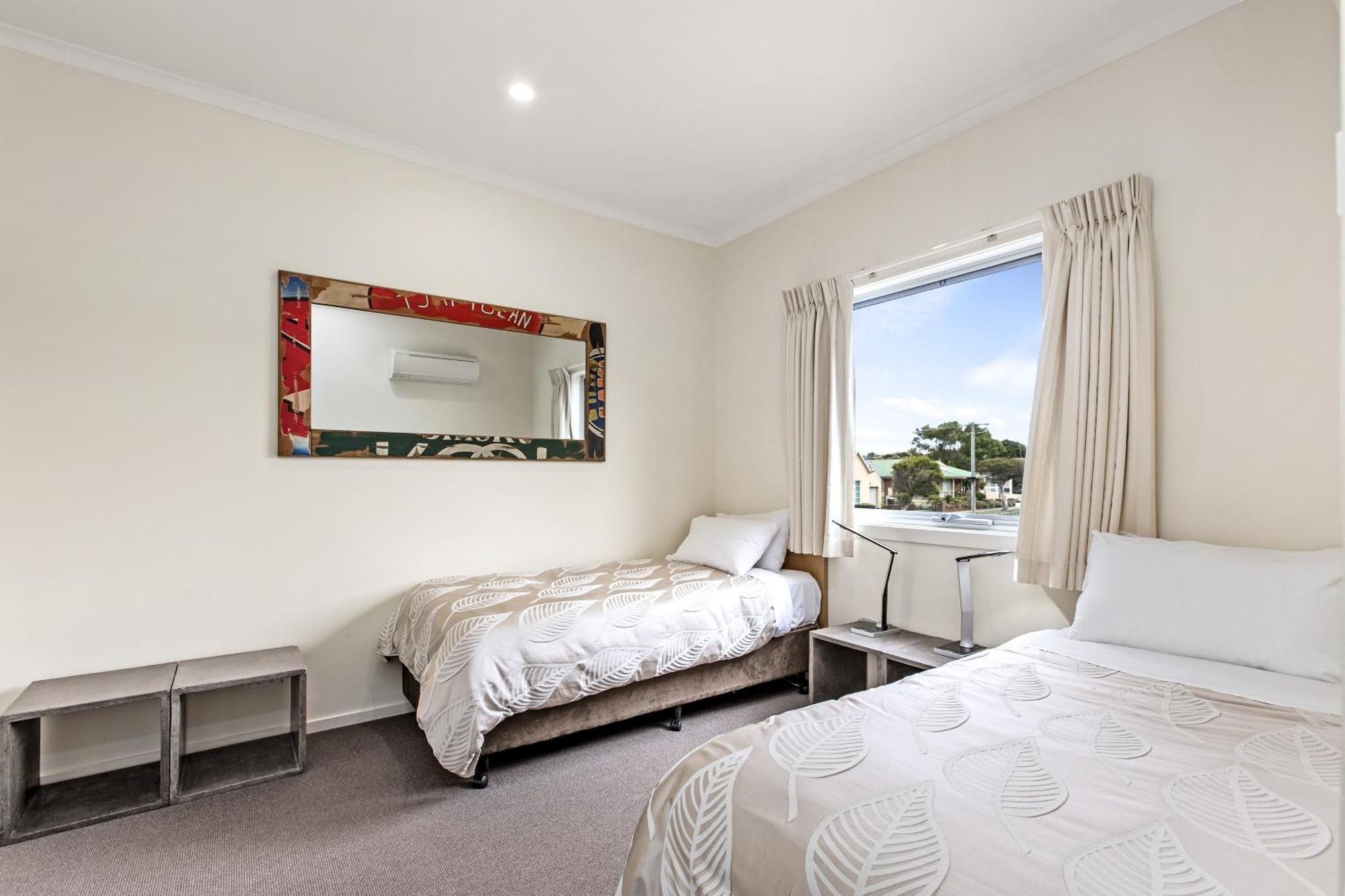Hotel Captain's At The Bay