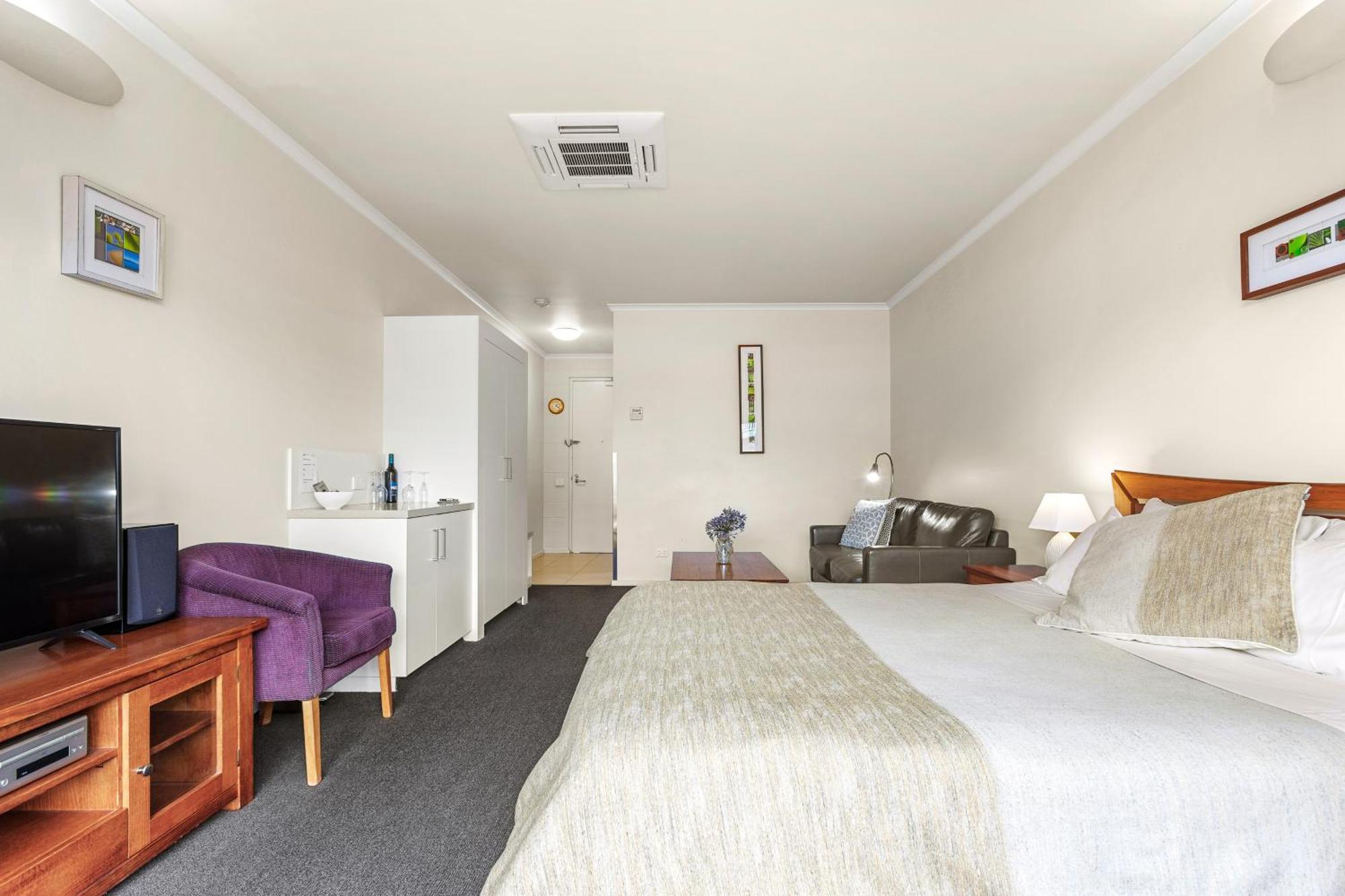 Hotel Captain's At The Bay