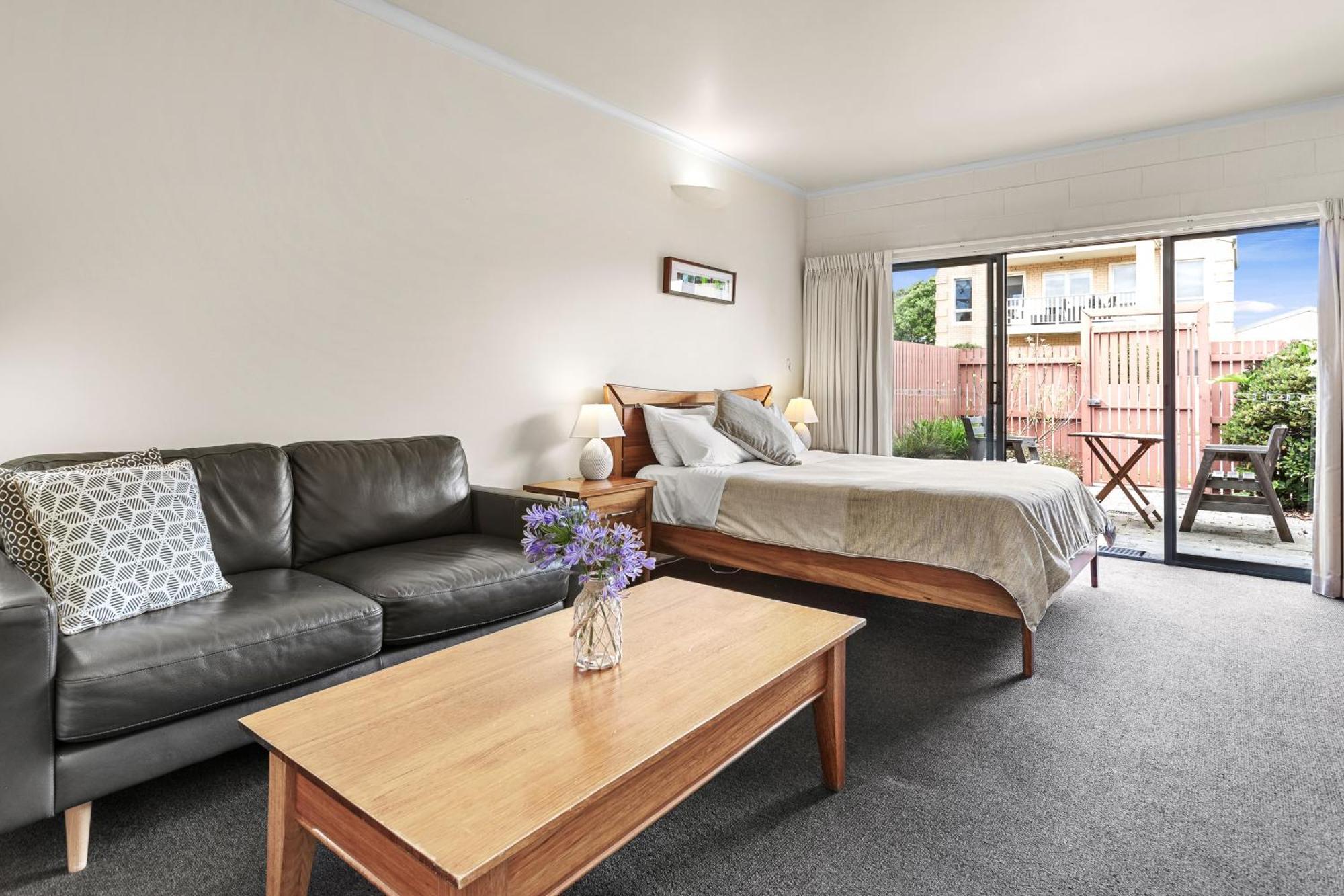 Hotel Captain's At The Bay 4*