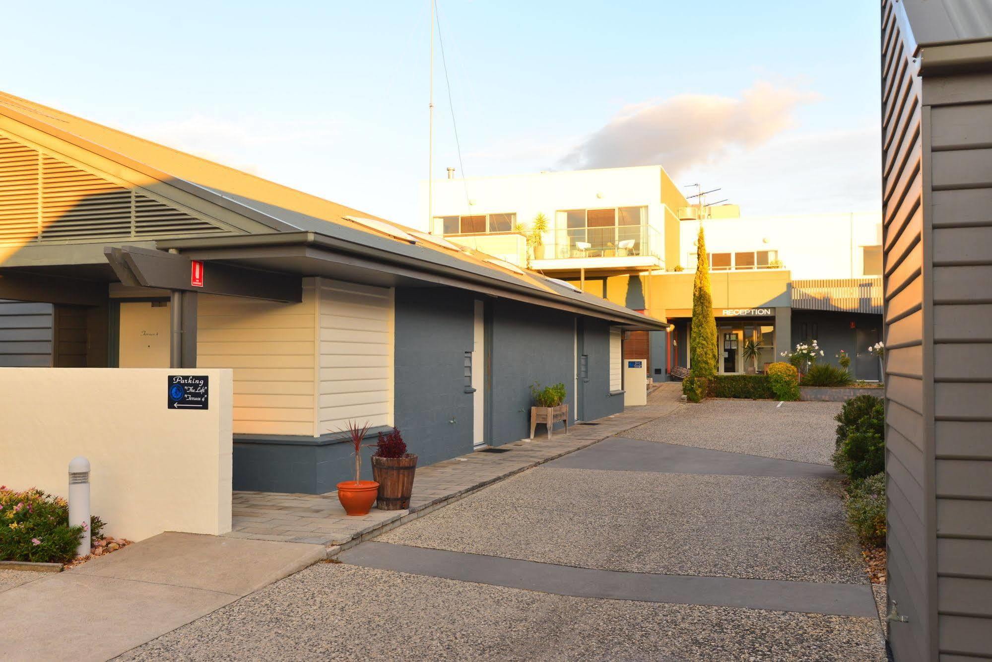 Hotel Captain's At The Bay